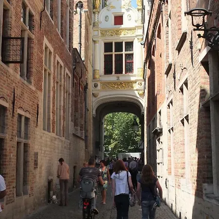 Den Bustel